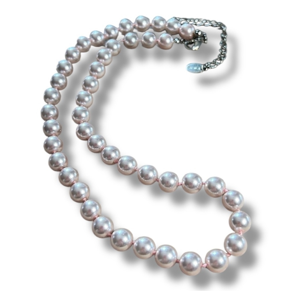 ICING light light barely pink string of faux pearl necklace 8-10”